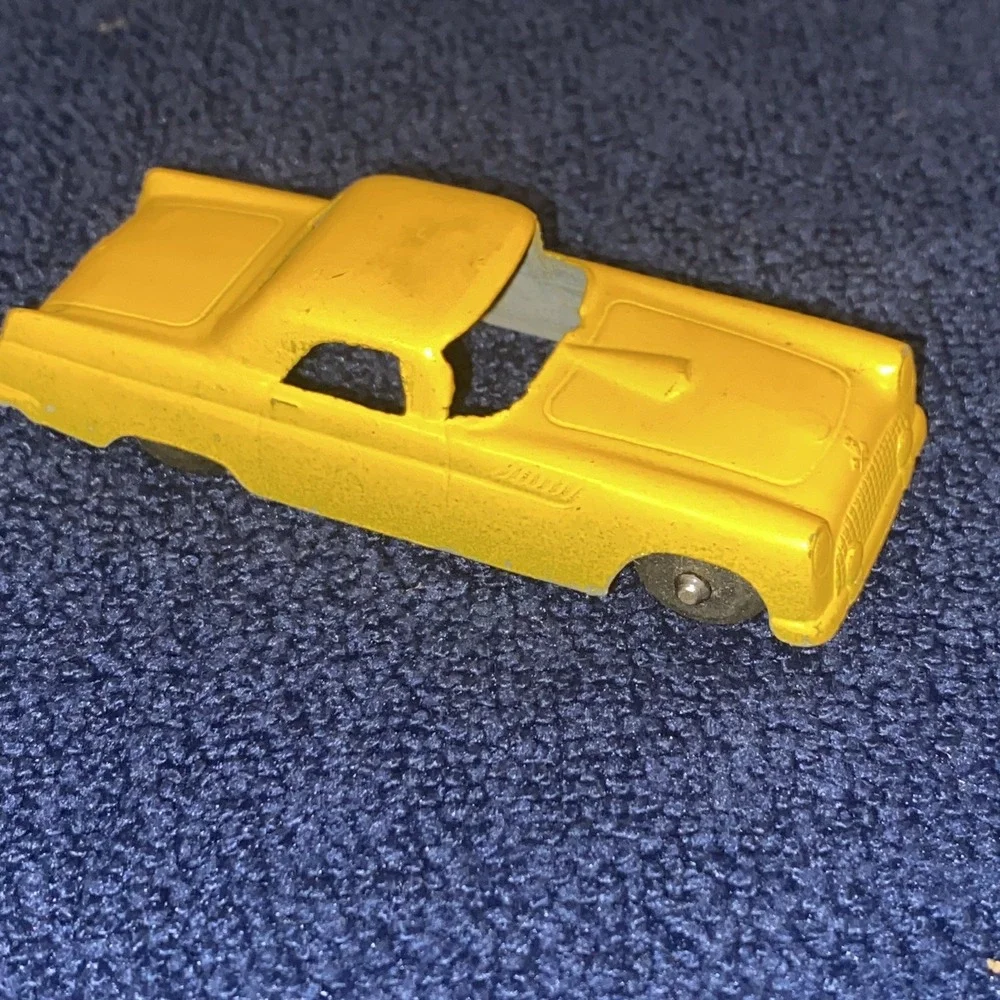 1956 Tootsietoy Ford Thunderbird in yellow made in‎ USA Used Condition VINTAGE